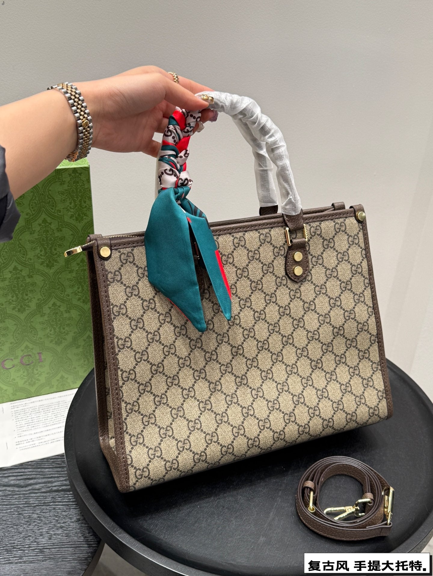 Gg new arrival tote bag size: 31 * 25 cm