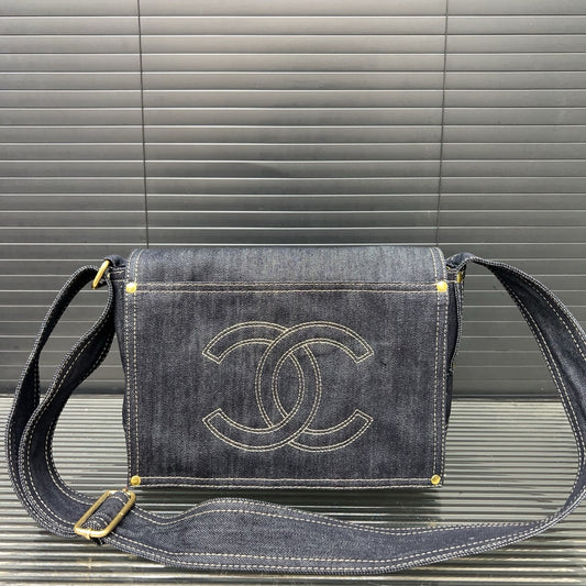 CC new arrival vintage denim bag size: 29*25 cm
