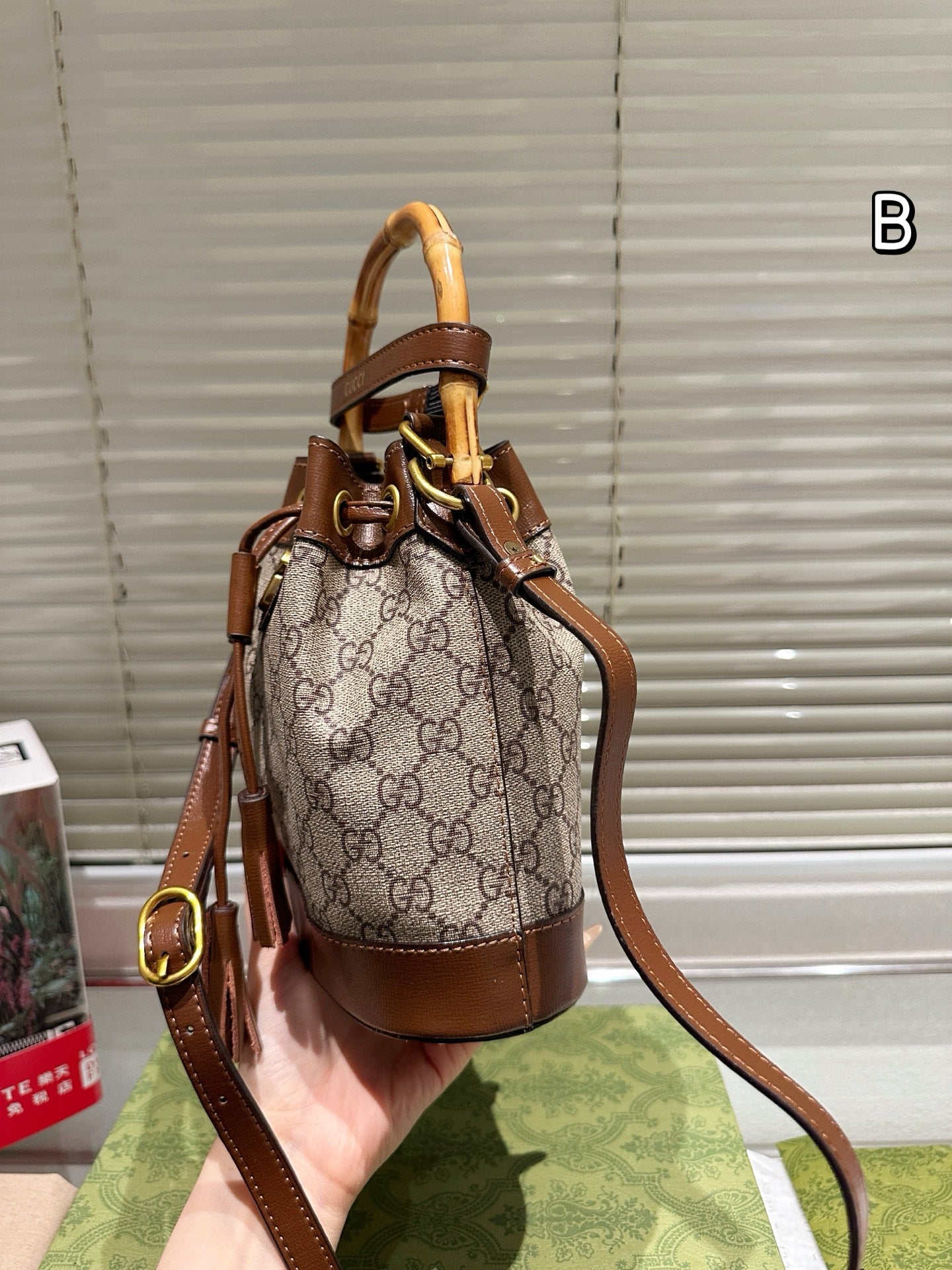 Gg new arrival bamboo bucket bag size: 19*12 cm