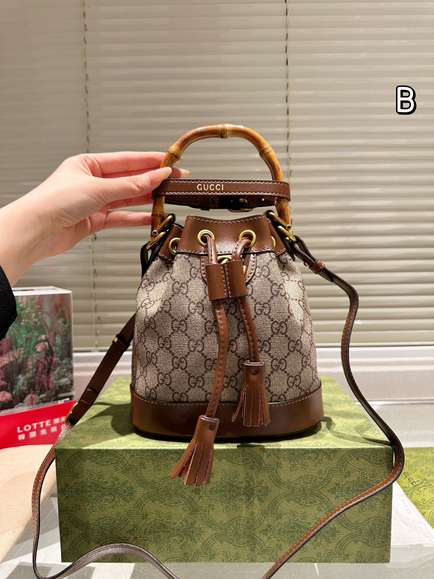 Gg new arrival bamboo bucket bag size: 19*12 cm