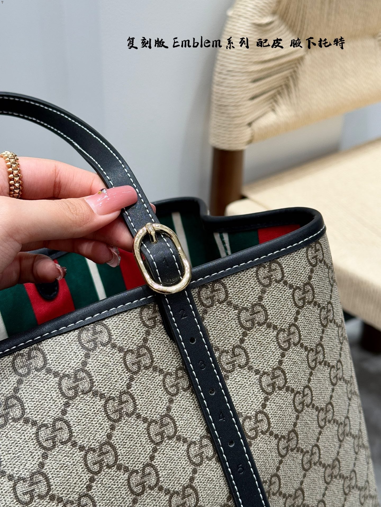 GG new arrival Emblem tote bag size: 38 * 26cm