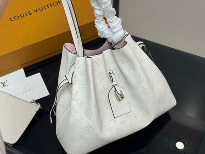 Louis new arrival moon vintage bag size: 33*26cm