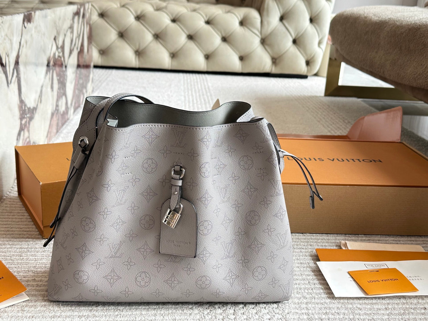 Louis new arrival shopping tote bag size: 33*27cm