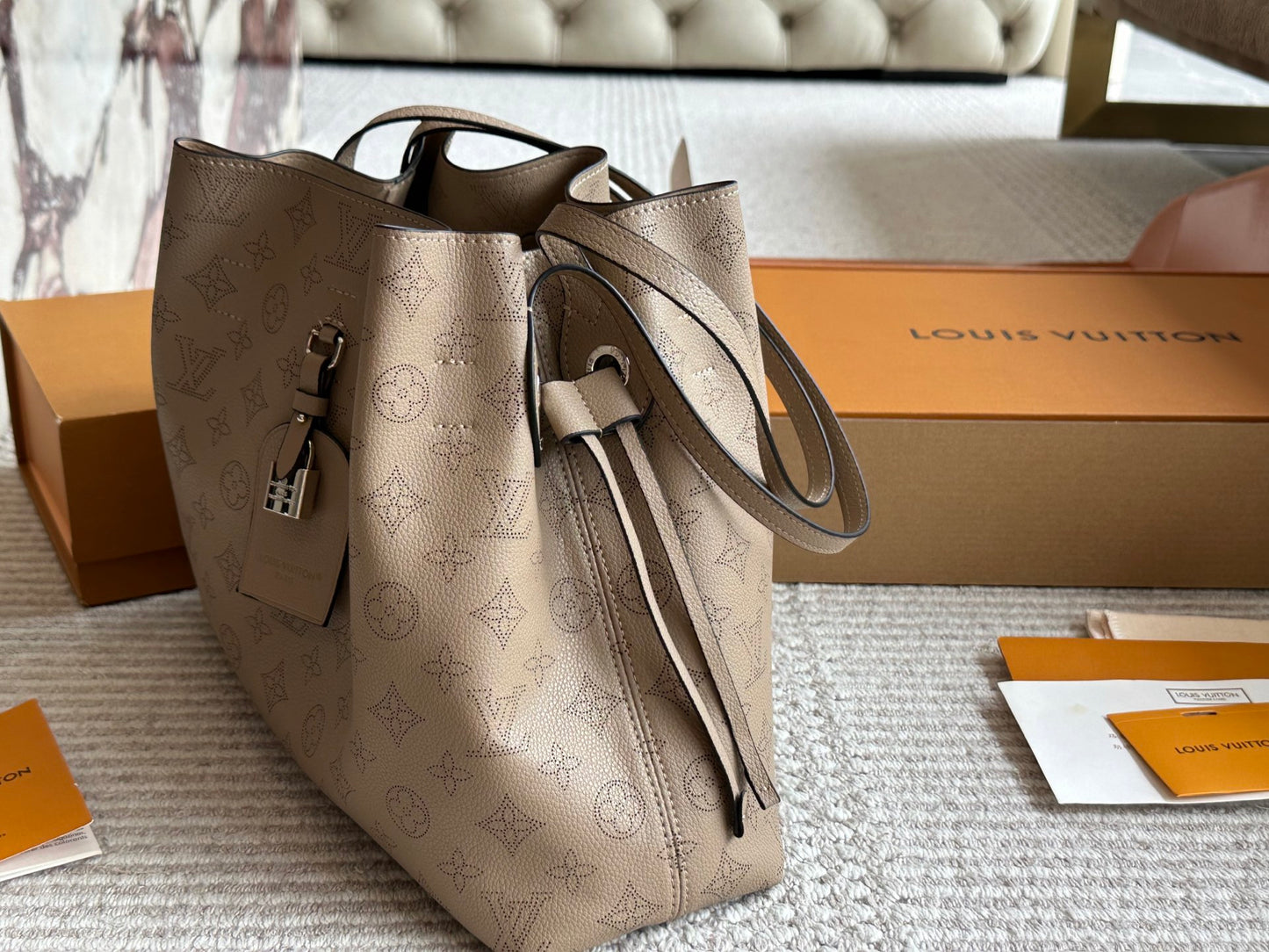 Louis new arrival shopping tote bag size: 33*27cm