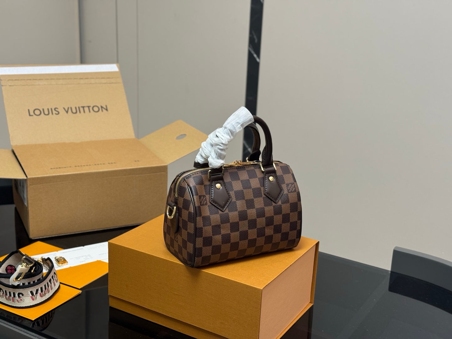 Louis new arrival SPEEDY 20 bag size:20*15 cm