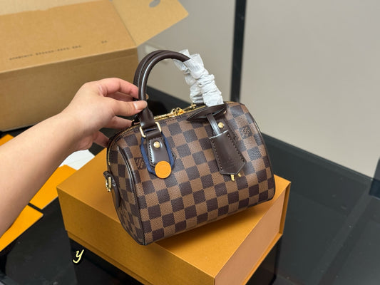 Louis new arrival SPEEDY 20 bag size:20*15 cm