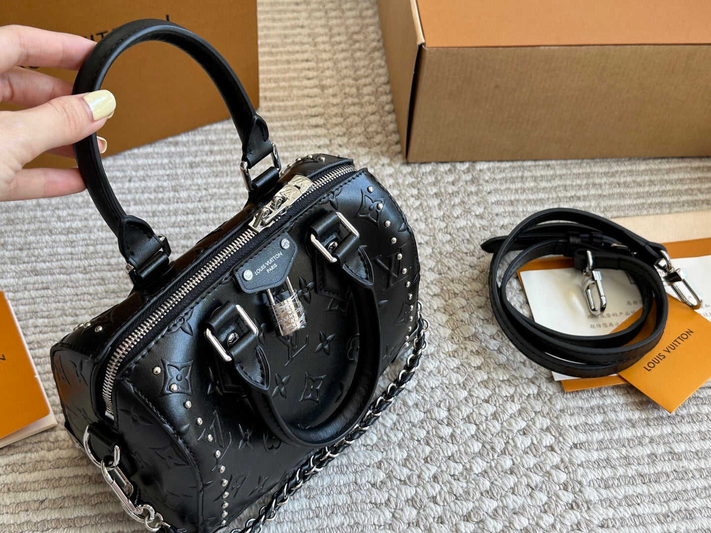 Louis new arrival black NANO SPEEDY bag size: 20*14cm