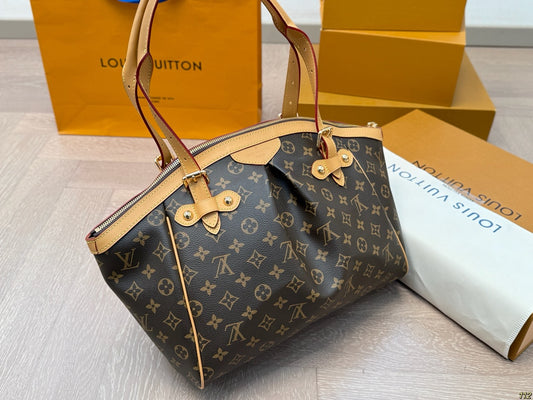Louis new arrival vintage bag 009 size: 32 * 21 cm