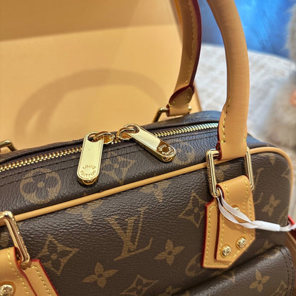 Louis new arrival Manhattan vintage bag size: 30*22 cm