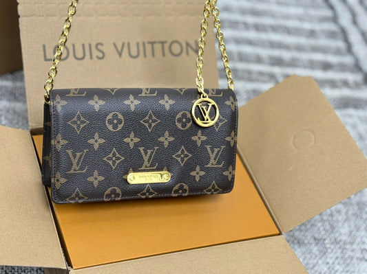 Louis new arrival Wallet On Chain Lily size: 21*11 cm