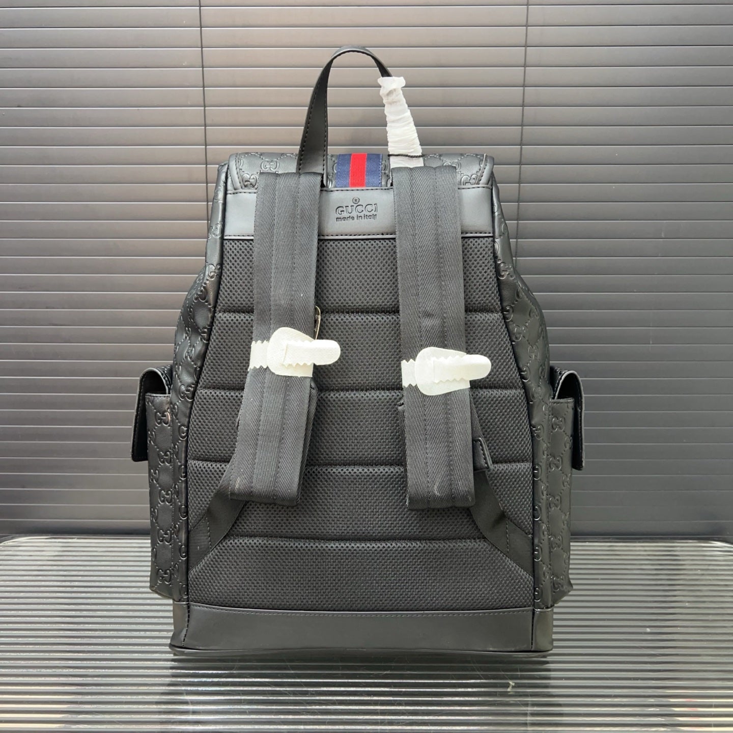 Gg new arrival backpack bag size : 34 *42 cm