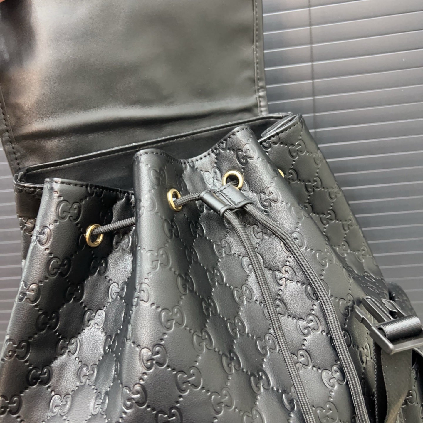 Gg new arrival backpack bag size : 34 *42 cm