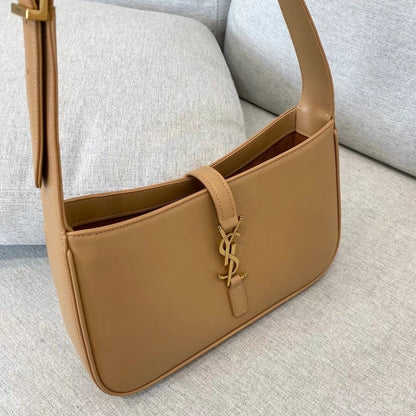Y Le 5 A 7  Hobo Bag