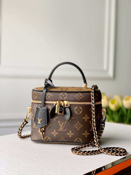 Louis M45165  Vanity Pm Monogram Bag
