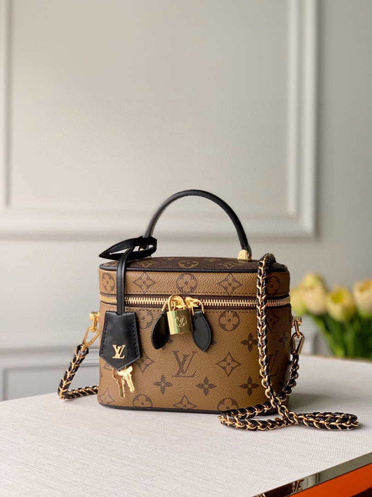 Louis M45165 Vanity Pm Monogram Reverse Bag